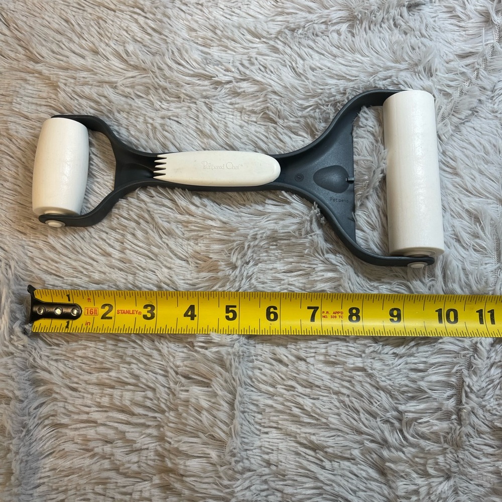 ⭐️Pampered Chef Baker's Roller #1485